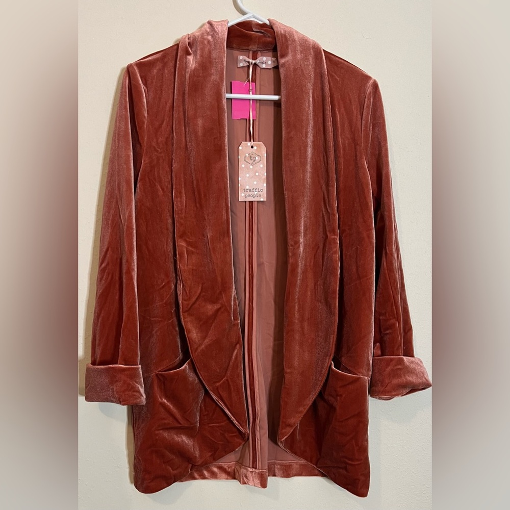 Velvet blazer (long and slim) salmon colored